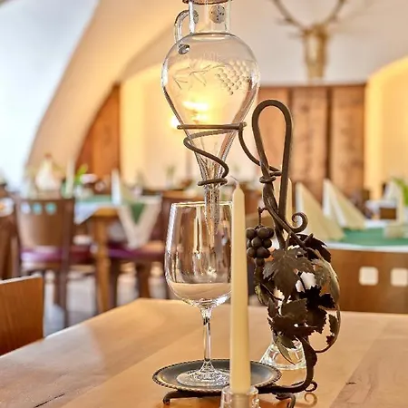 Amweia Hotel & Restaurant