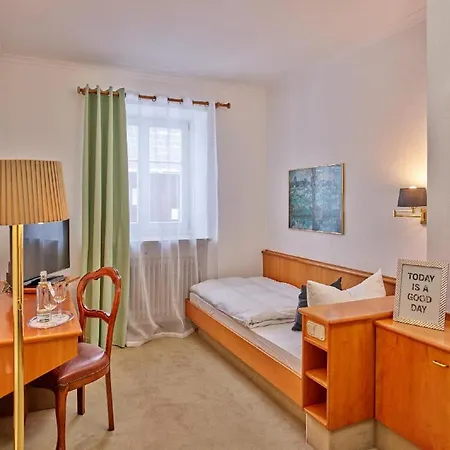 Amweia Hotel & Restaurant فندق 3*